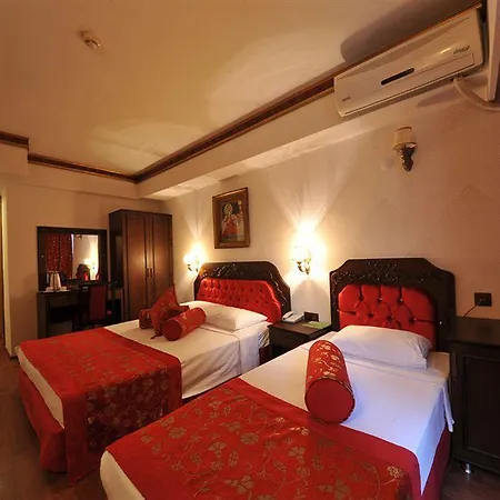 Santa Pera Hotel