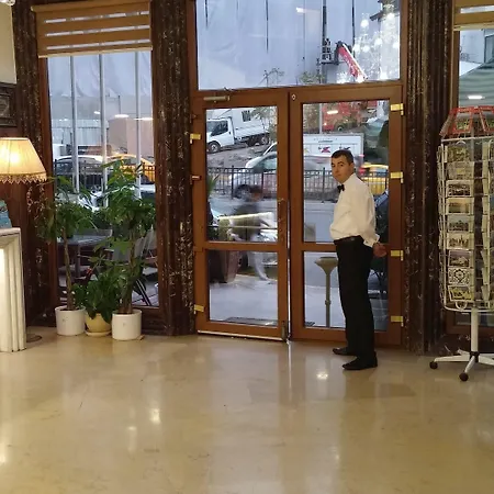 Santa Pera 4*