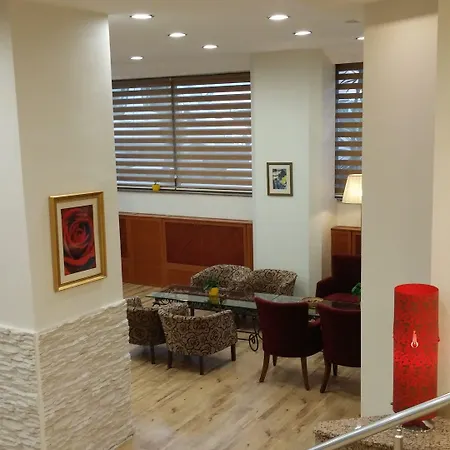 Hotel Santa Pera 4*