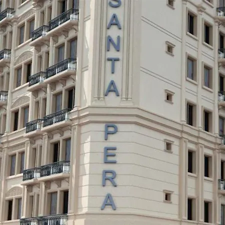 Santa Pera Istanbul