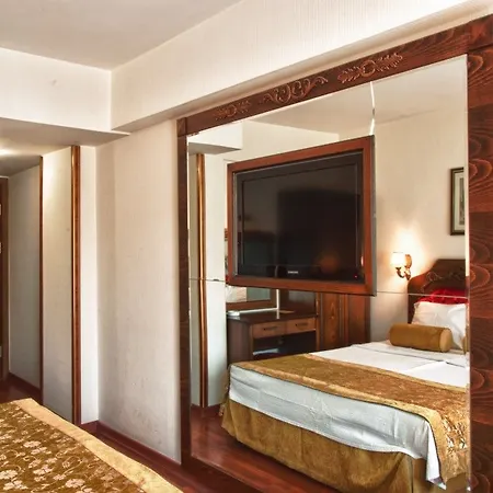 Santa Pera Hotel 2*