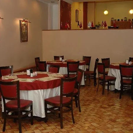 Santa Pera 4*