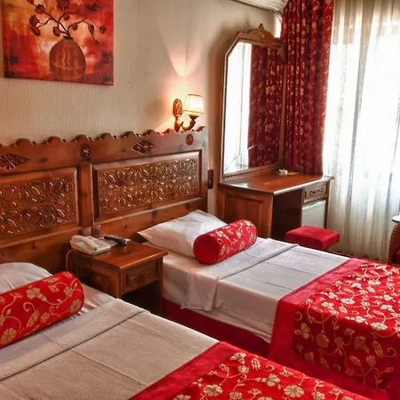 Santa Pera Istanbul