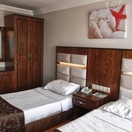 Santa Pera Hotel 2*