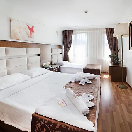 Santa Pera Hotel 2*
