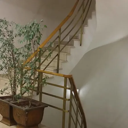Santa Pera 2*