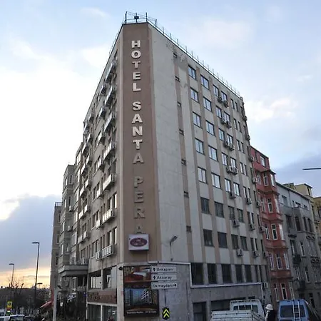 Santa Pera Istanbul