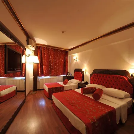 Santa Pera Hotel