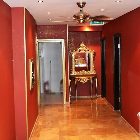 Santa Pera Hotel 2*