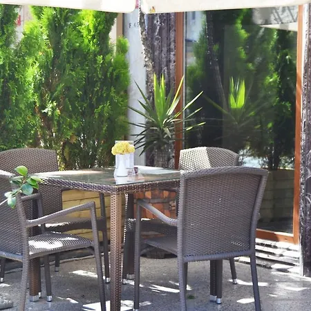 Santa Pera Hotel 2*